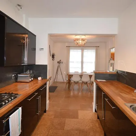 Townhouse In Clifton Village - R&r #3 *