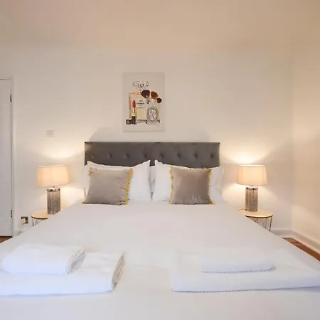 Townhouse In Clifton Village - R&r #3 بيت للعطل