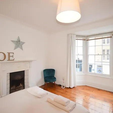 Townhouse In Clifton Village - R&r #3 Holiday home
